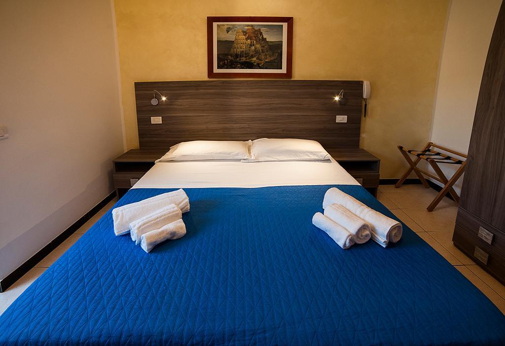 Hotel Madison Gabicce Mare Exteriör bild