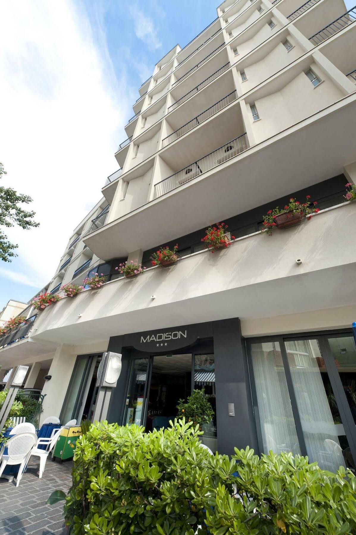 Hotel Madison Gabicce Mare Exteriör bild